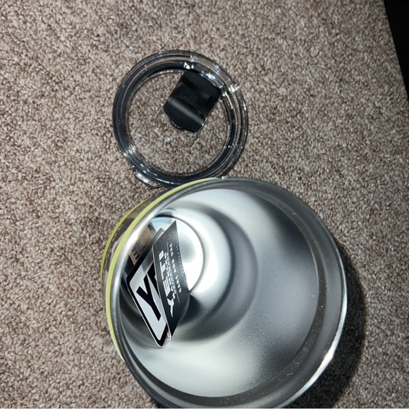 NWT Yeti 30OZ Chartreuse Magslider Lid - Picture 3 of 4